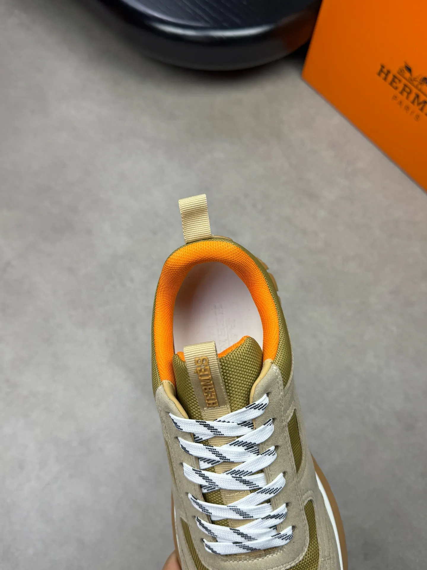 [HERMES] Hermès men's shoes 💰680💰 - high-end quality original items 🔍🔍🔍 casual sports shoes - upper: 🔝 suede environmentally friendly leather, brand high mercerized canvas body with forged ´H´ totem, tongue webbing injection molded brand logo - lining: brand canvas, foot pads; water-dyed cowhide -Outsole: ultra-light T men's shoes 💰U foam; two-color molded outsole -Ultra-high quality control, fine workmanship: highlighted (high-end, extravagance, grade) -Size: 39-44 (38, 45, can be customized)